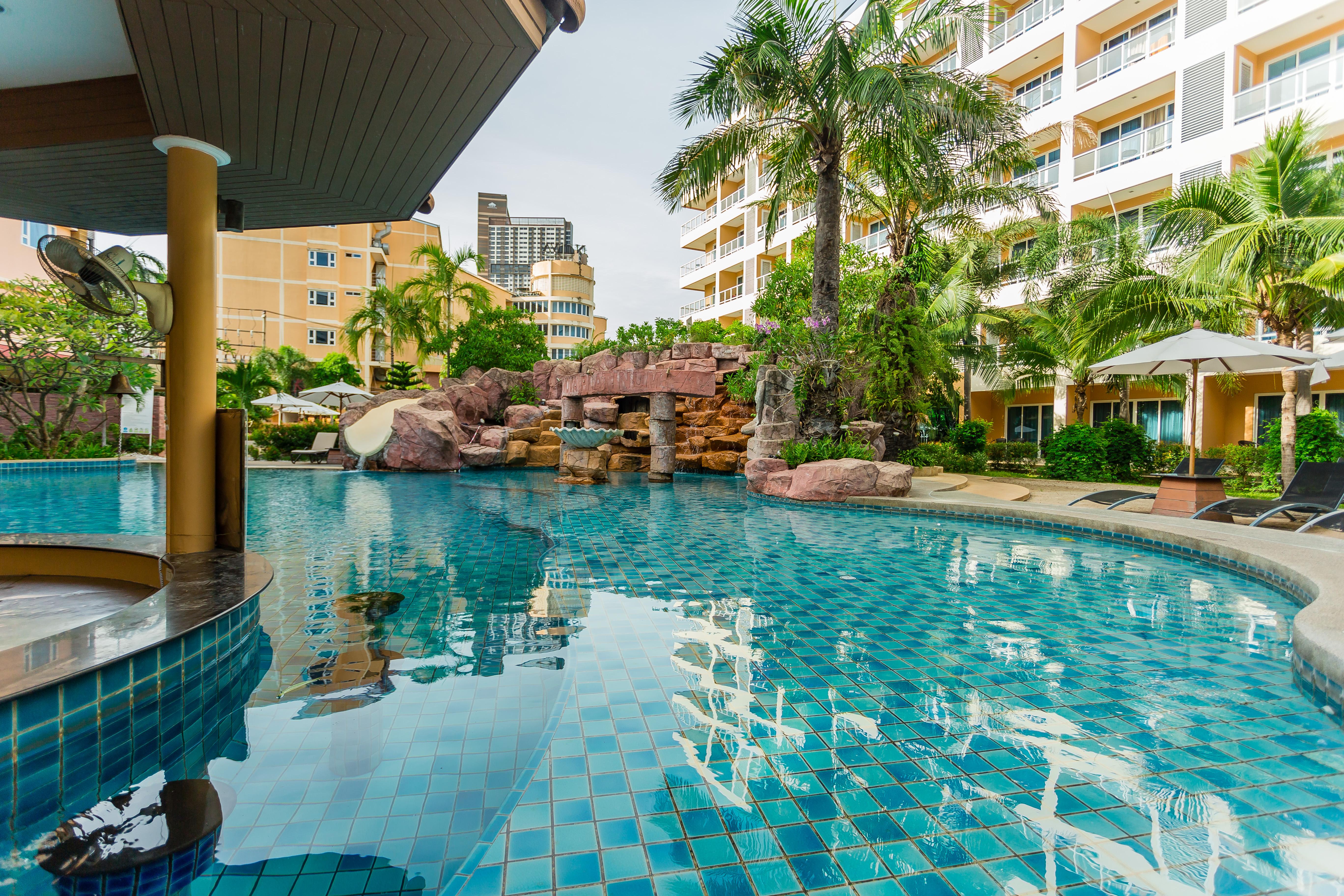 Nova Platinum Hotel Pattaya Exterior photo